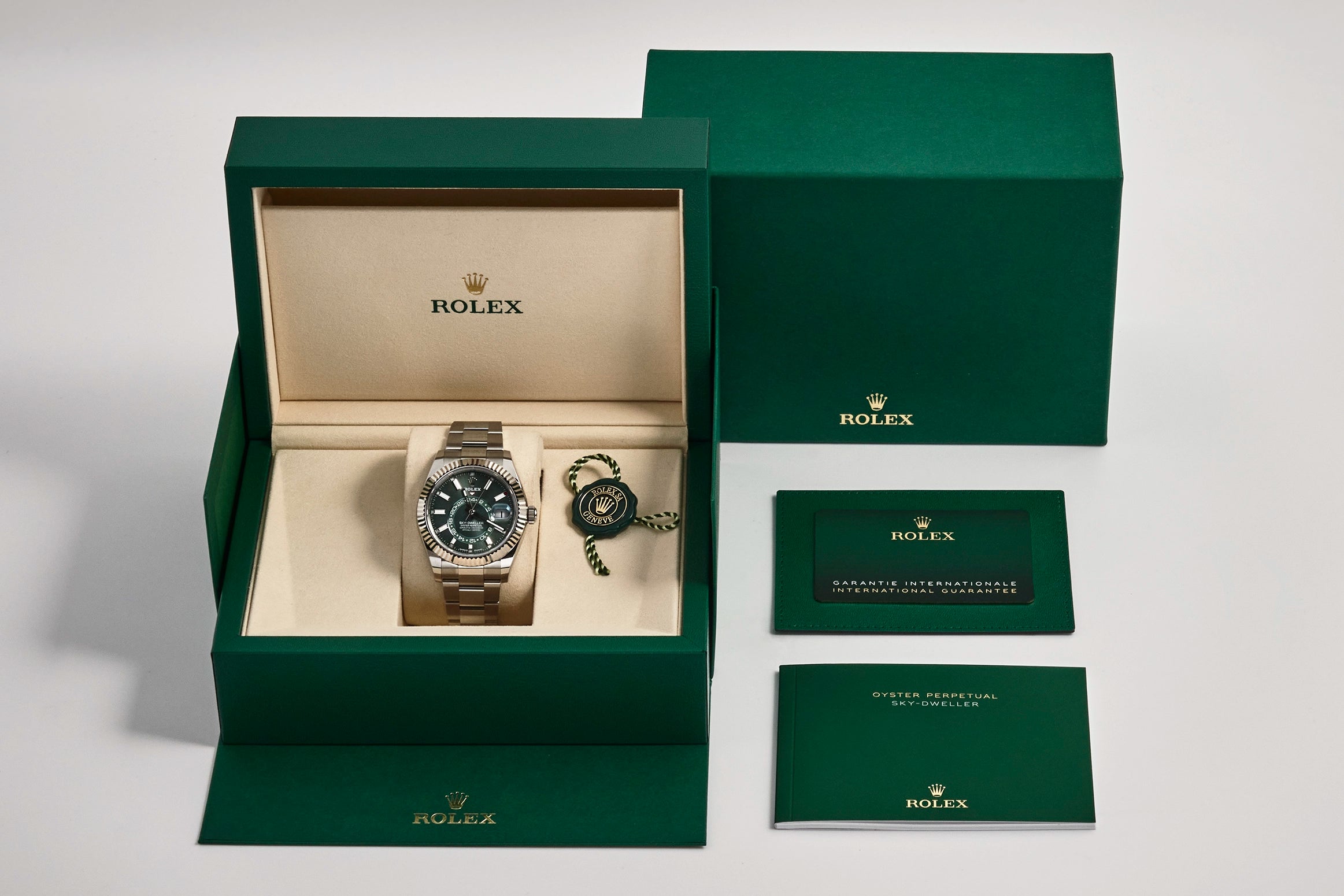 ROLEX オリジナルBOXセット(sky) Rolex Sky-Dweller Green Dial Oyster-Bracelet 336934 - Amstel Watches