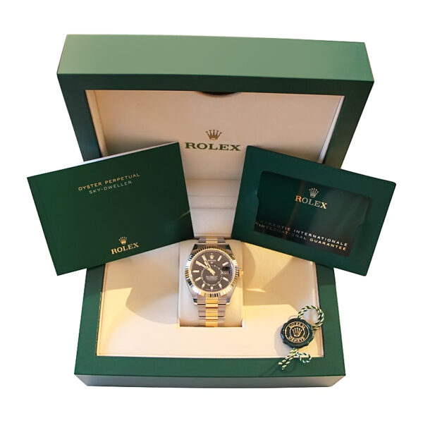 Rolex Sky-Dweller Yellow Gold Black Dial 326933 - Afbeelding 4